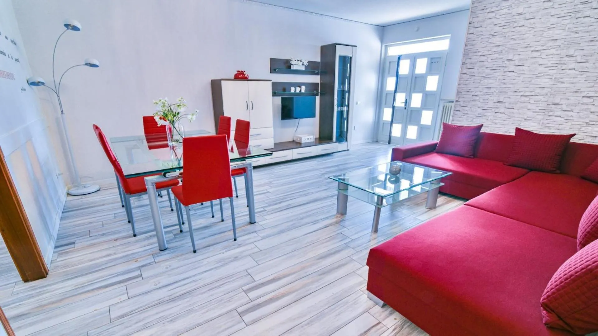 Zu-Lago Di Garda Apartment Bo-Ol Peschiera del Garda 0*,  Italy